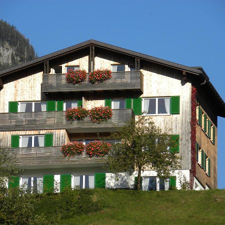 Ferienhaus Bergland Bizau Bagian luar foto